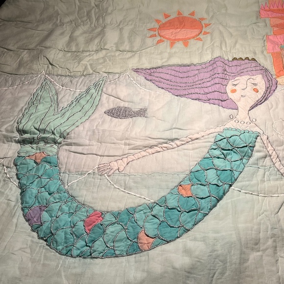 Land of Nod Mermaid Mixer Quilt - Picture 1 of 16